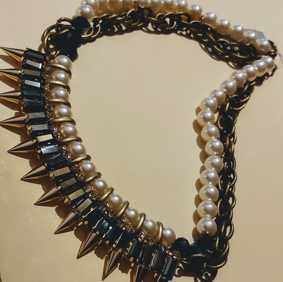 Spiked Stunning 18" Statement Necklace - Picture 5 of 7